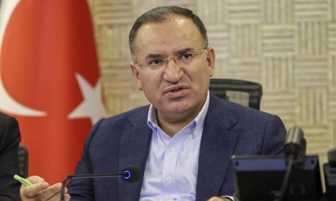 Bakan Bozdağ: Sorumluluğu olan herkesin kusuru ayrı ayrı değerlendiriliyor