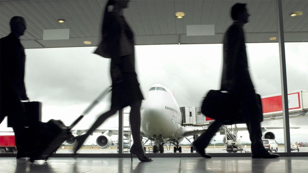 Grev nedeniyle Frankfurt ve Münih havalimanlarında yarın tüm uçuşlar iptal edildi