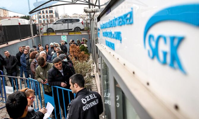 EYT başvuruları için mesai hafta sonu da devam ediyor